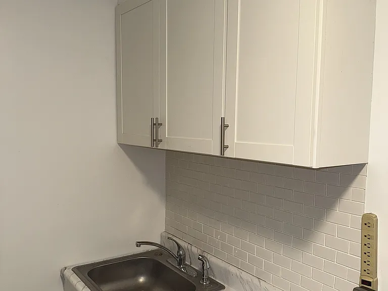 401 Park Pl #3F — Photo 14