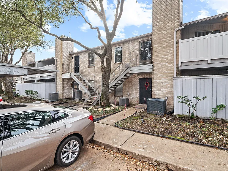 10733 Braes Bend Dr #10733 — Photo 2