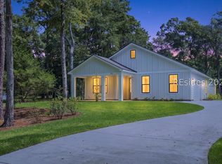 53 Marsh Dr, Beaufort, SC 29907