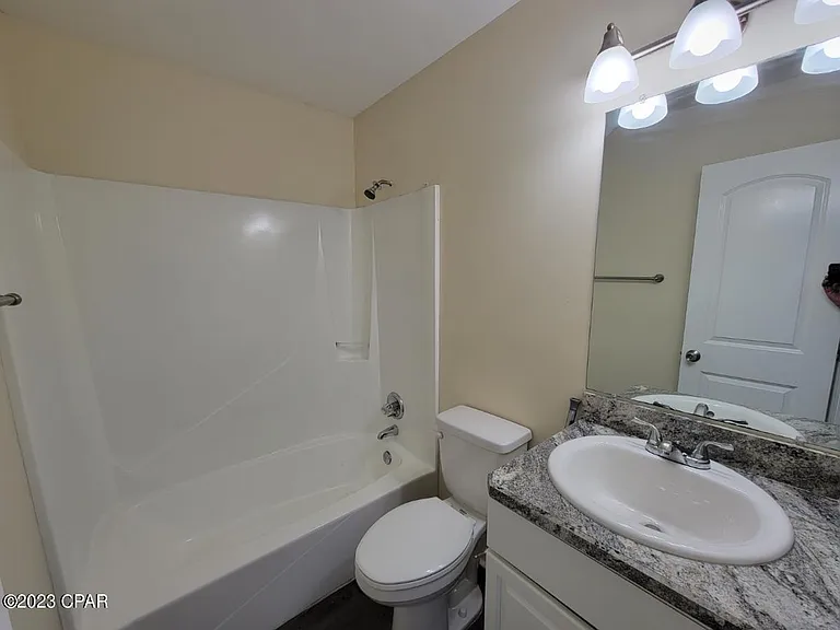 5820 Hickory St #15 — Photo 10