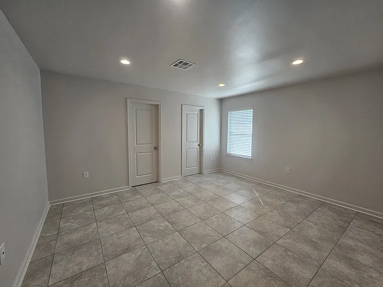 1675 Acadian Dr — Photo 6
