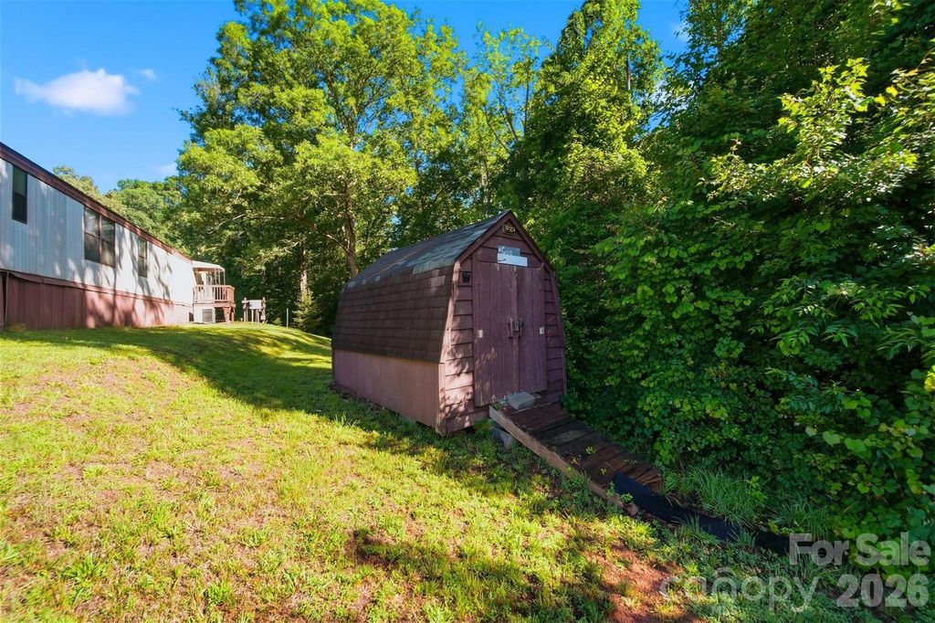 300 Excelsior Dr, Connelly Springs, NC - View 3