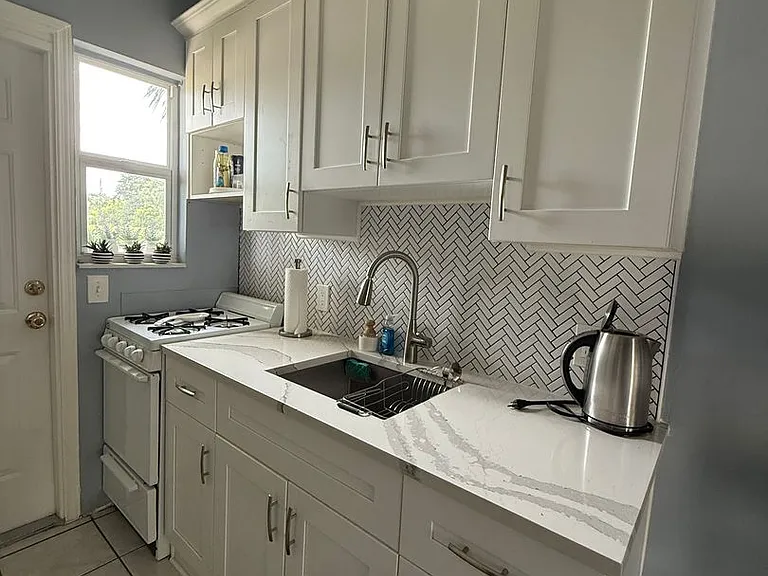 710 S Federal Hwy #6 — Photo 11