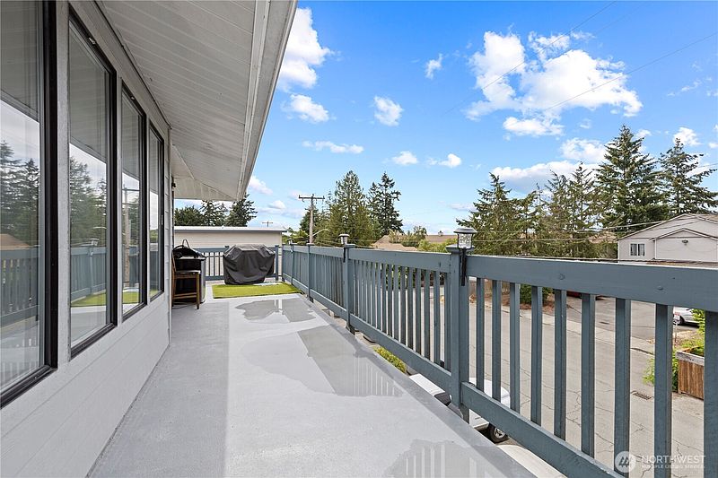 3rd image of 13204 12th Avenue SW