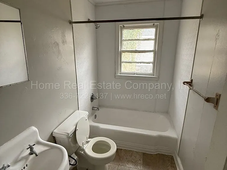 1505 Williamson St — Photo 6
