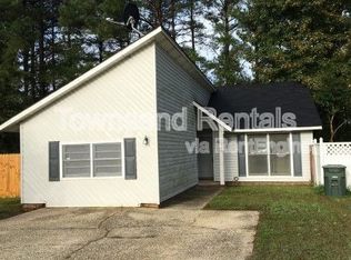 7045 Candlewood Dr, Fayetteville, NC 28314