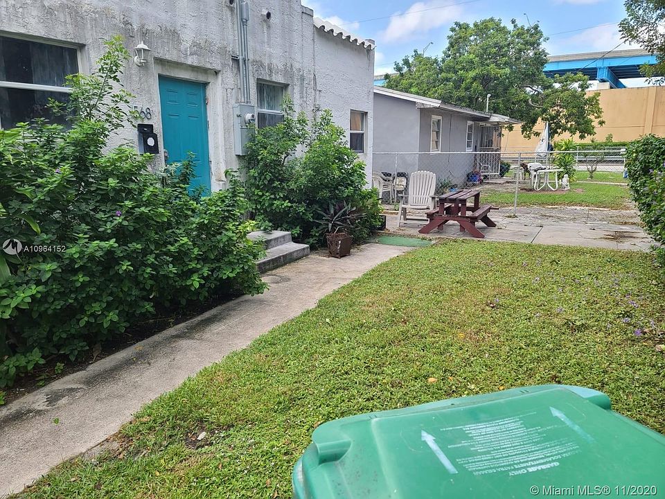 2nd image of 568 NW 43rd St