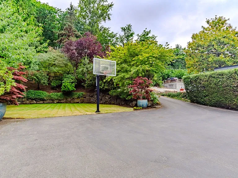 8568 Sand Point Way NE — Photo 2