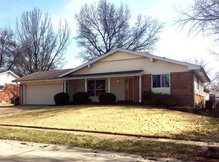 2540 Greenbriar Dr, Florissant, MO