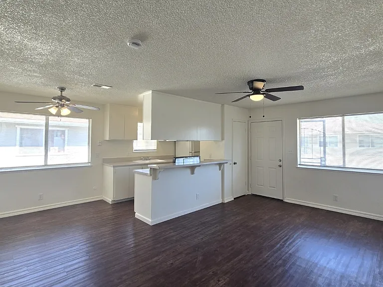 2640 W Fairmont Ave #204 — Photo 11