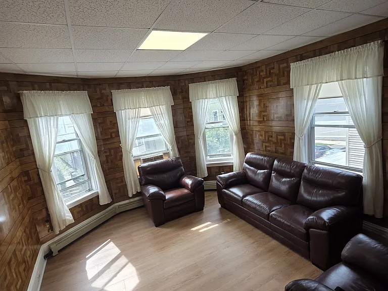 18 Weld Hill St #2 — Photo 4