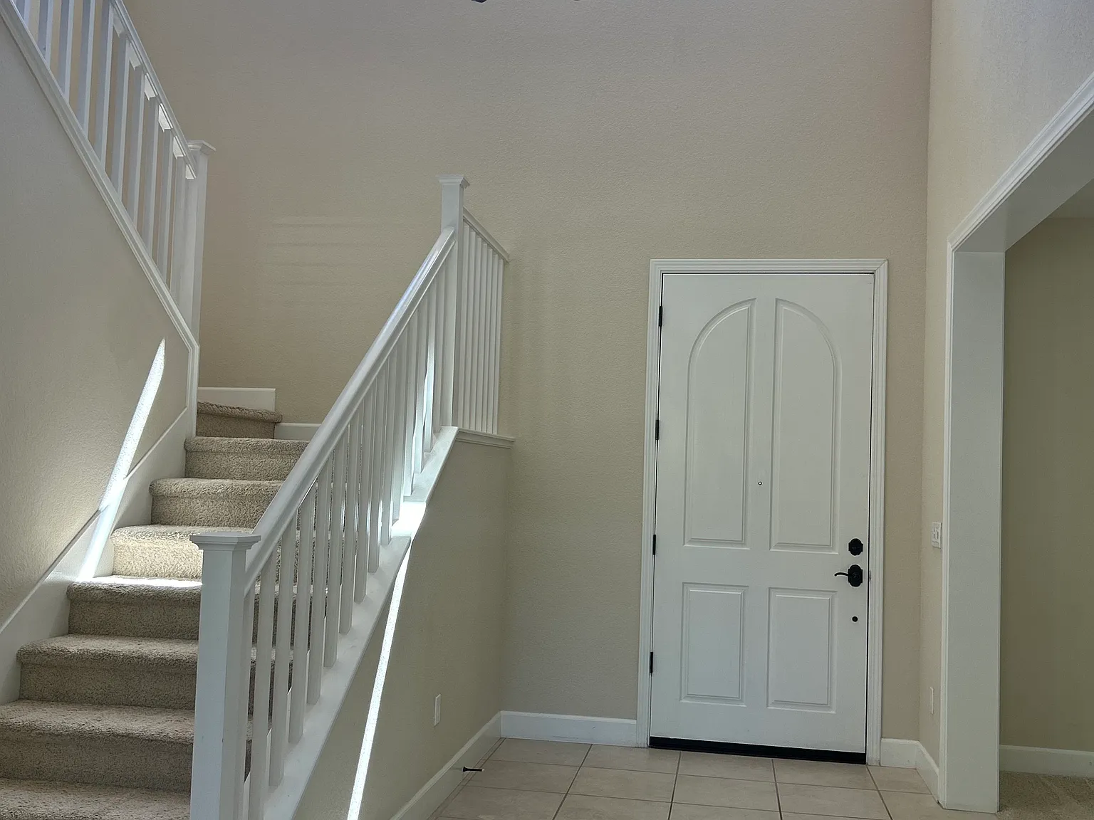 4 bed, 2856 sqft, $3,850 — Photo 3