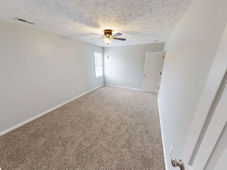 2438 Larwood Dr — Photo 31