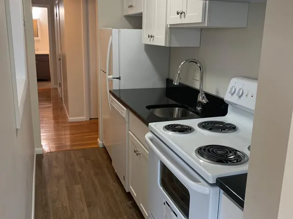 1 Station St APT 1, Hingham, MA 02043