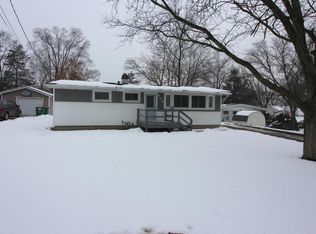 574 Riverside Dr, Battle Creek, MI 49015
