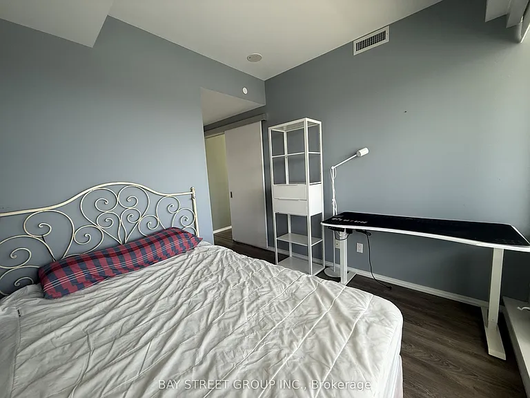 197 Yonge St #1709 — Photo 10