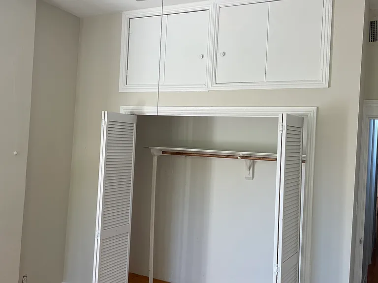 403 Court St — Photo 4