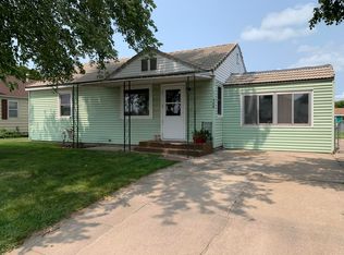 408 E 13th St, Cozad, NE 69130