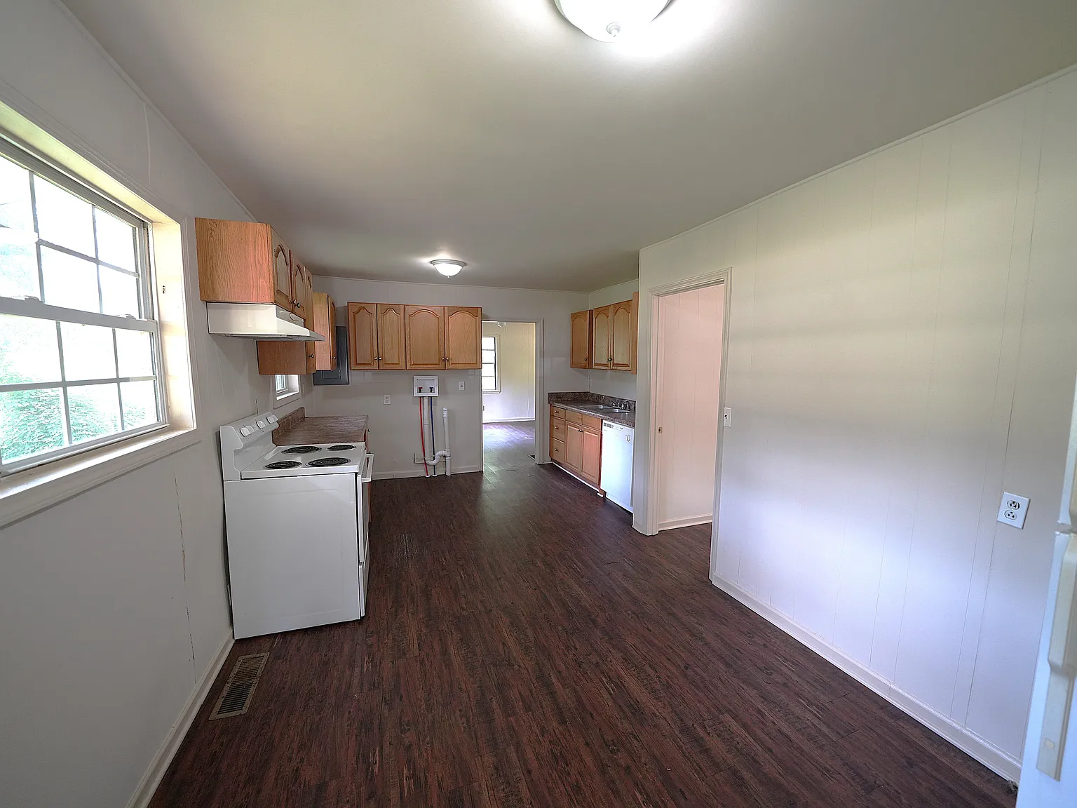 1 bed, 596 sqft, $995 — Photo 2