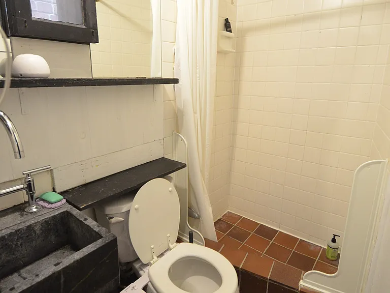 2nd floor bath
