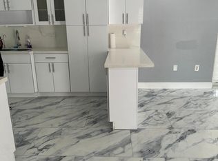 8601 NW 193rd Ter, Hialeah, FL 33015