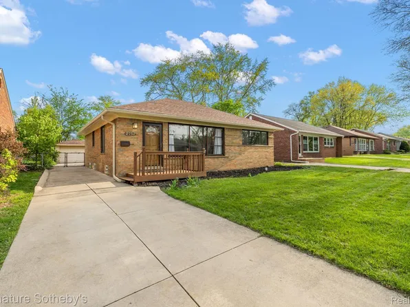 2752 Derby Rd, Birmingham, MI 48009
