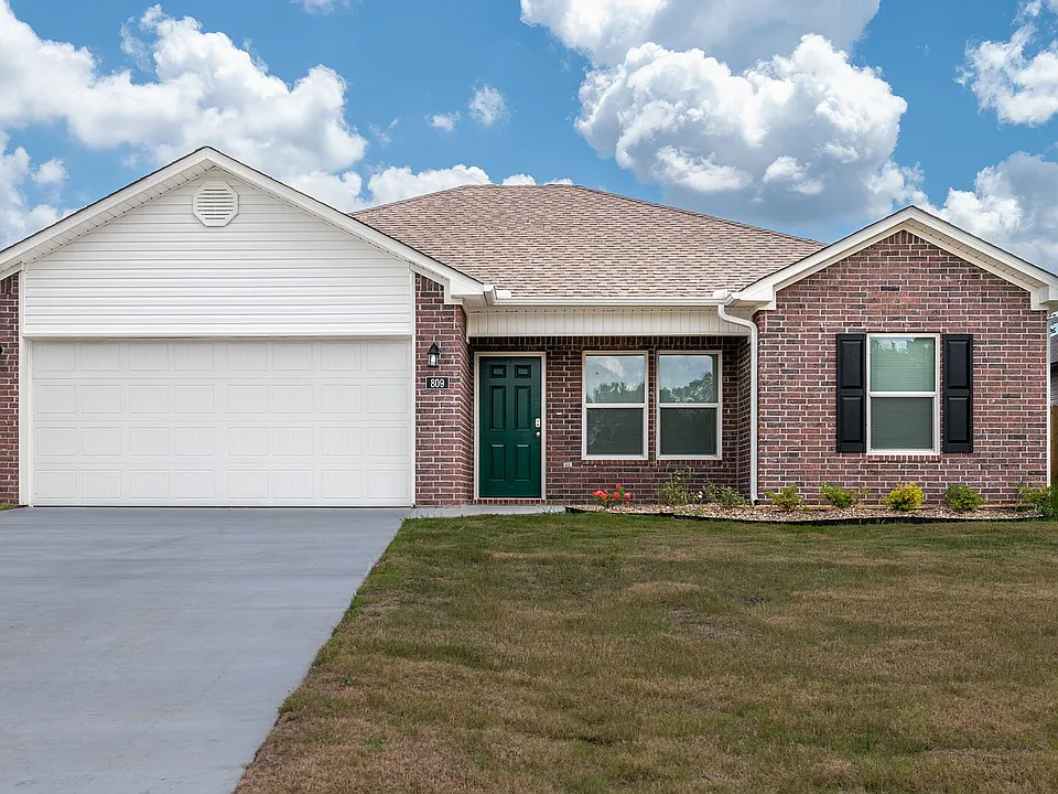 809 Pine Tree Rd