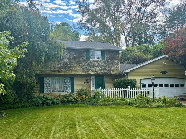 3276 E Charmwood Dr, Port Huron, MI 48060