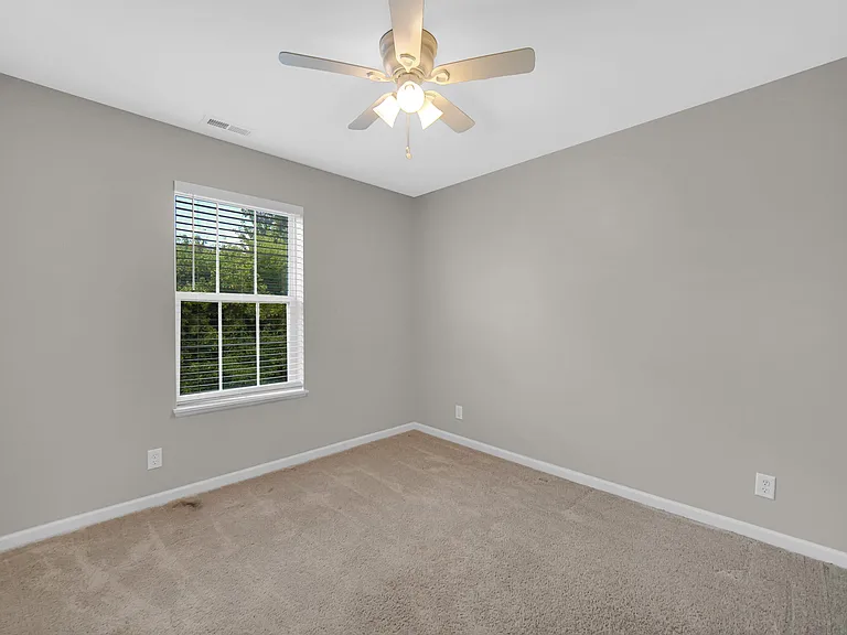 1115 Goldfinch Ave — Photo 10