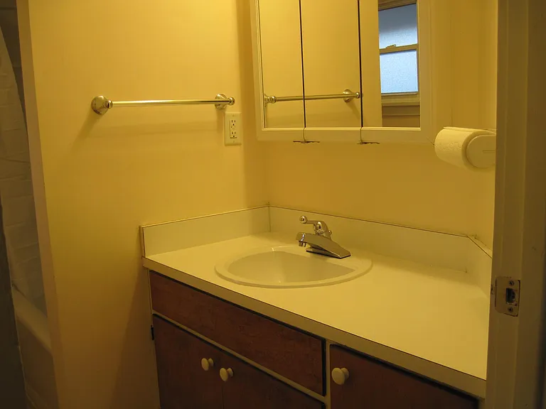 322 N Titus Ave — Photo 6