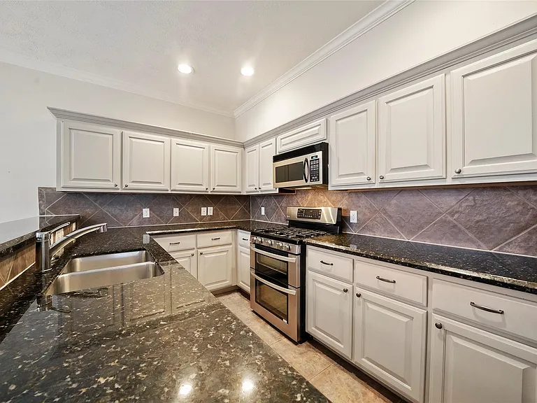 5830 Petty St — Photo 7