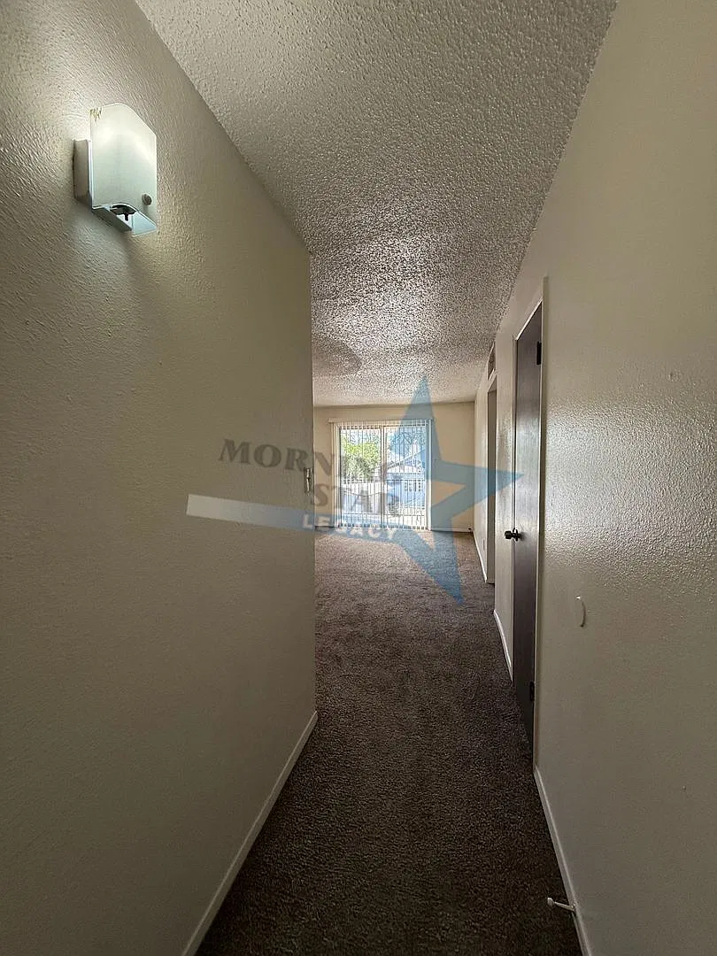 Puerta Del Sol Apartments — Photo 3