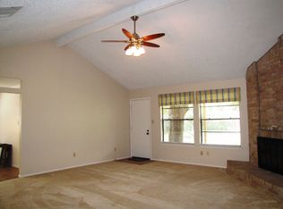 207 Woodmont Dr, Georgetown, TX 78628