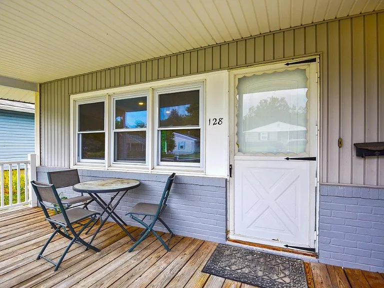 128 Greenmeadow Dr — Photo 7