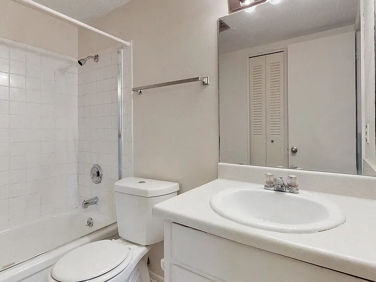 Westwood Apartments — Photo 28