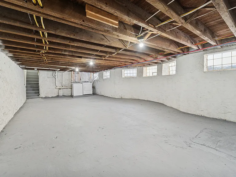 127 W Seymour St #2 — Photo 16