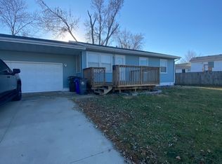 311 Cherry Hill Rd NW, Cedar Rapids, IA 52405