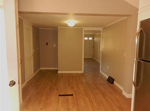 3rd image of 4 Jeanine St