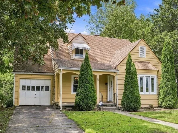 24 Litchfield Ave, Southbridge, MA 01550