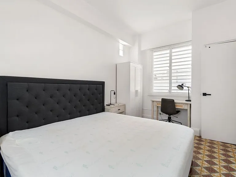 Cond EL Koury 656 Calle Figueroa — Photo 16