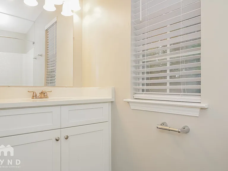 314 Summer Cv SW — Photo 10