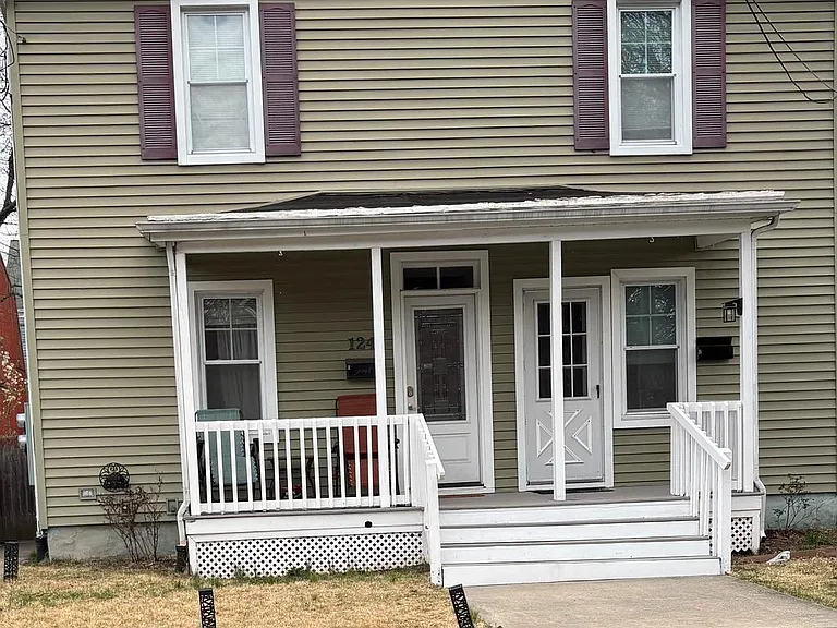 124 Dey St #B — Photo 1