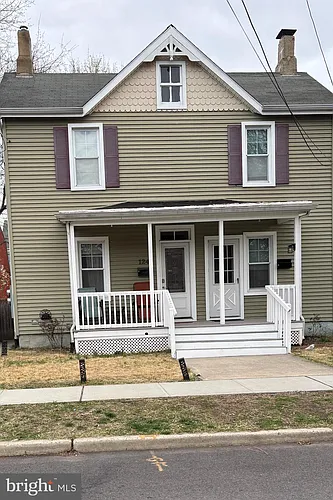 124 Dey St #B Photo 1