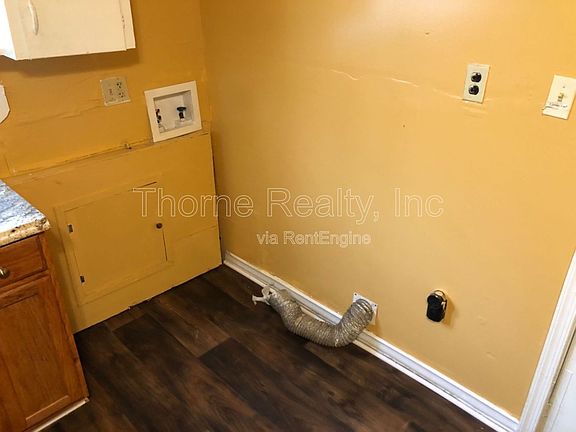 3rd image of 517 NE Main St