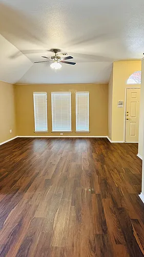3207 Scenic Glen Dr Photo 1