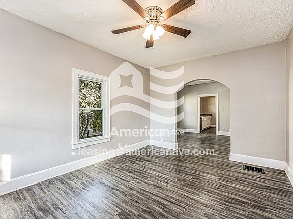 1145631_003_living_room_14138553.jpg