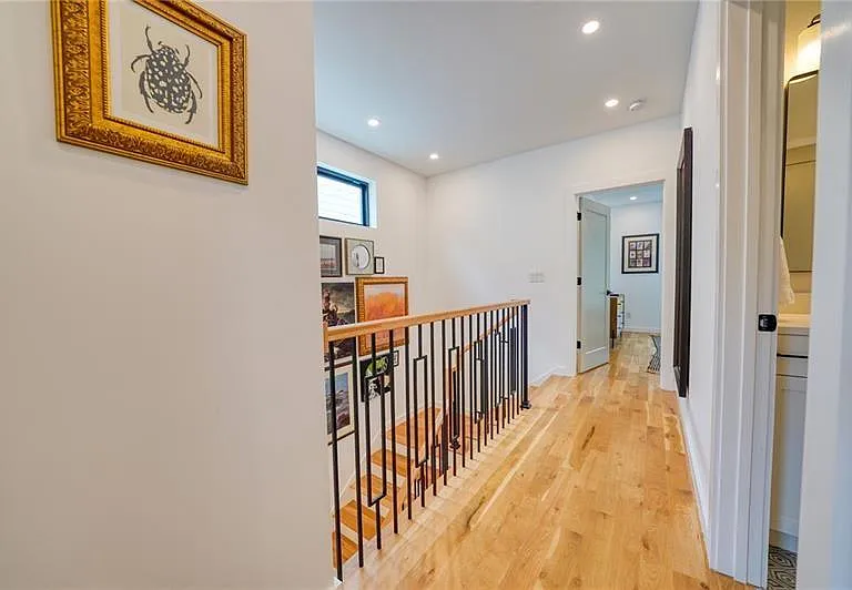 829 Barnett St NE — Photo 22