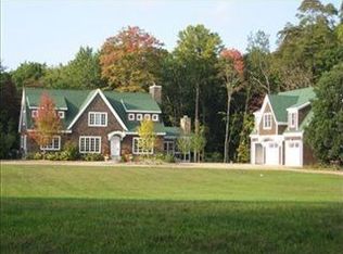 6247 Long Rd, Three Oaks, MI 49128