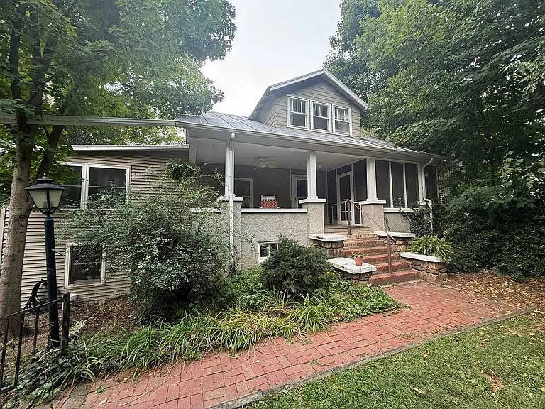 335 Hill St — Photo 2