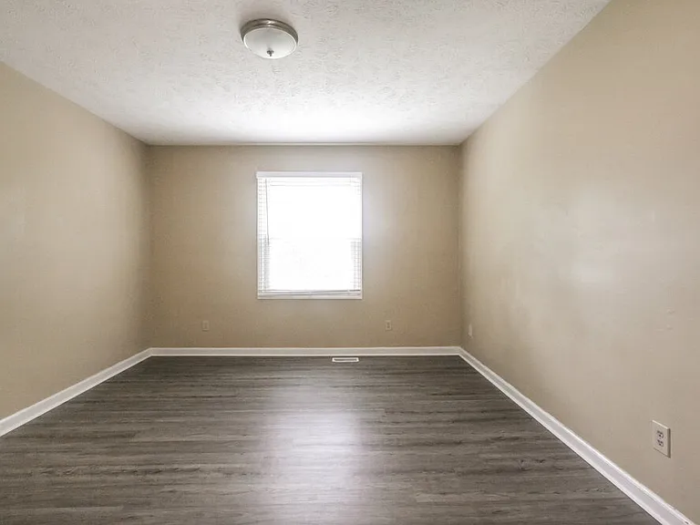 1112 Delray Dr — Photo 17